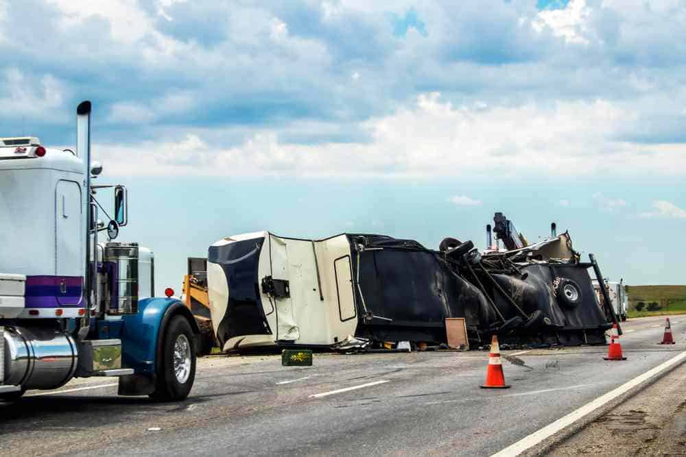 Truck collision in the middle of the road